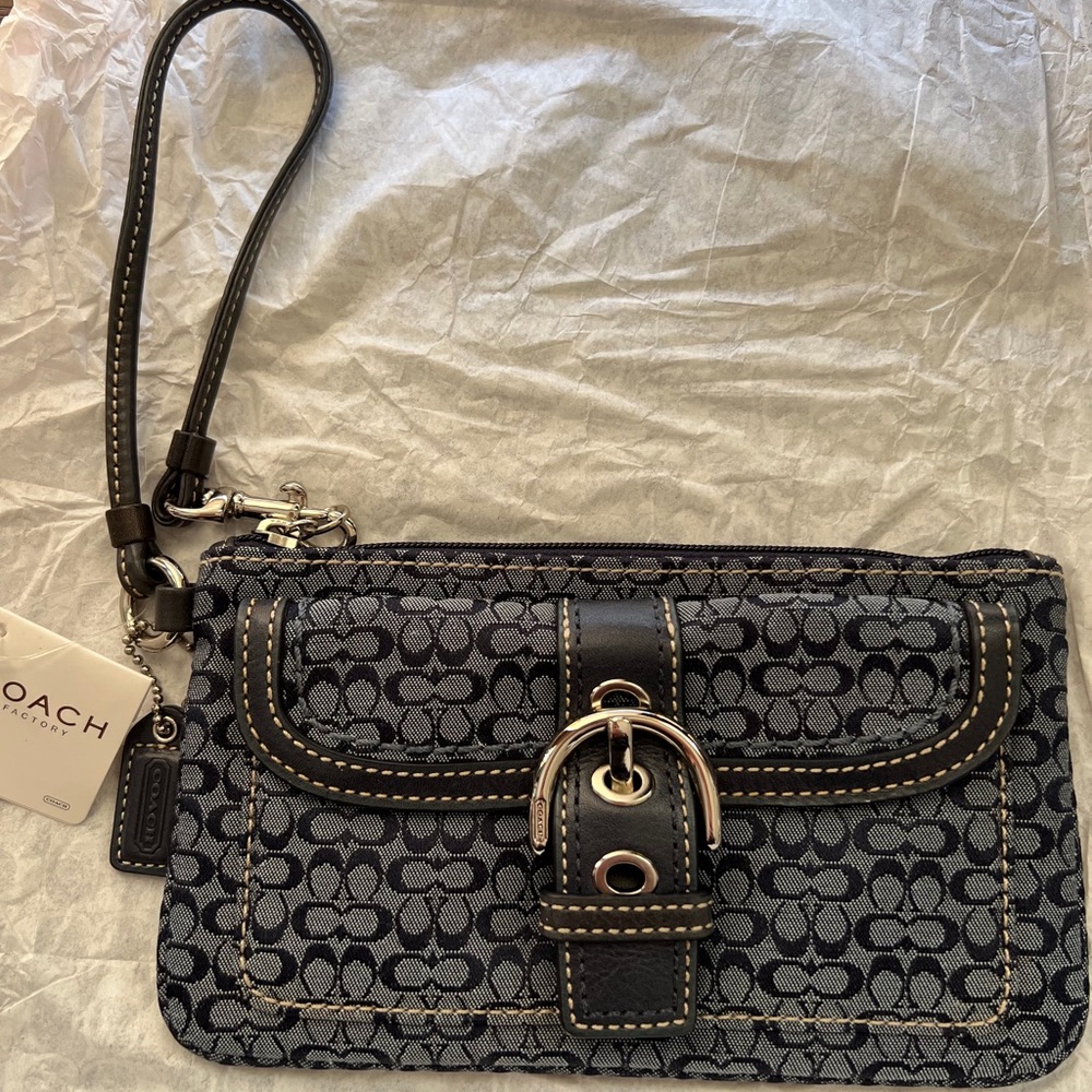 NWT Vintage Coach Black Signature Wristlet with Buckle Accent